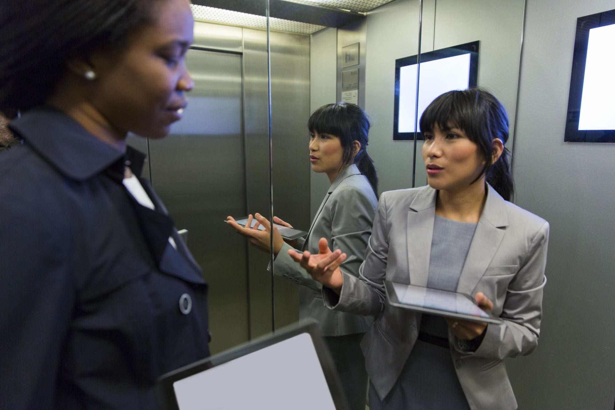 Read more about the article Why Your Elevator Pitch Isn’t Working