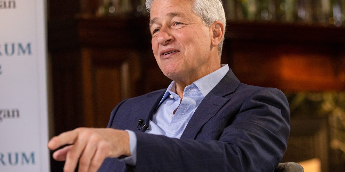 Read more about the article Jamie Dimon blasts remote work as ‘management by Hollywood Squares’
